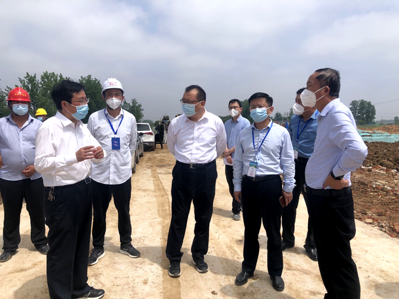 六安市委常委、常務(wù)副市長劉洪潔赴G237項目督導(dǎo)疫情防控及復(fù)工復(fù)產(chǎn)